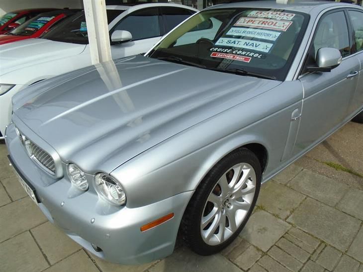 Jaguar XJ