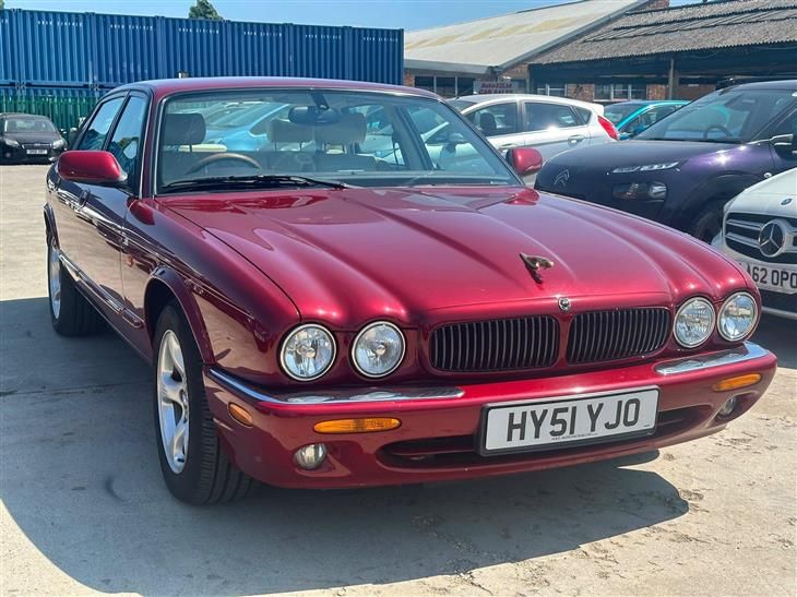 Jaguar XJ