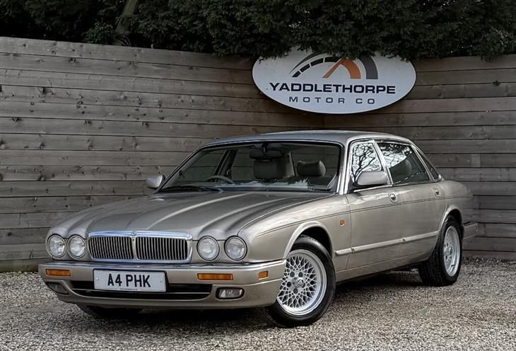 Jaguar XJ