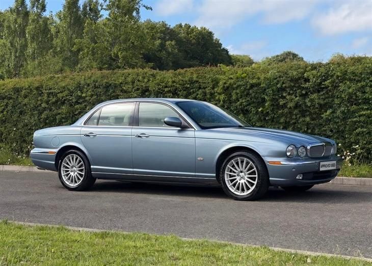Jaguar XJ