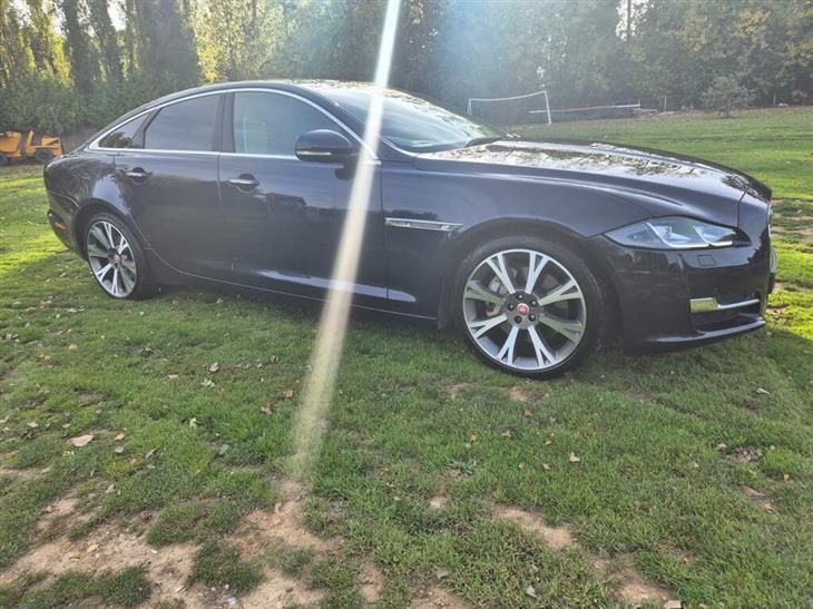 Jaguar XJ