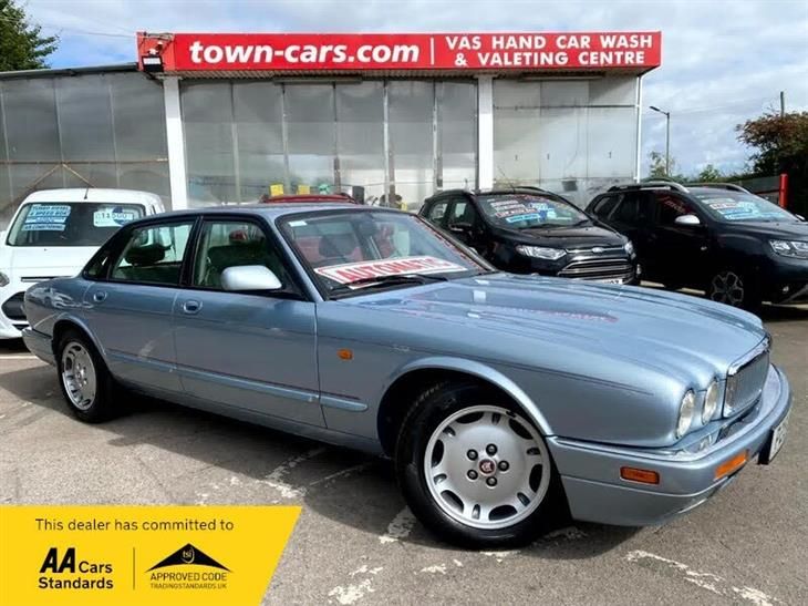 Jaguar XJ