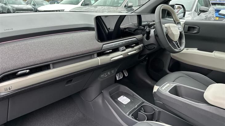 Kia EV3 Kia EV3 81.4kWh GT-Line Auto 5dr — миниатюра 3