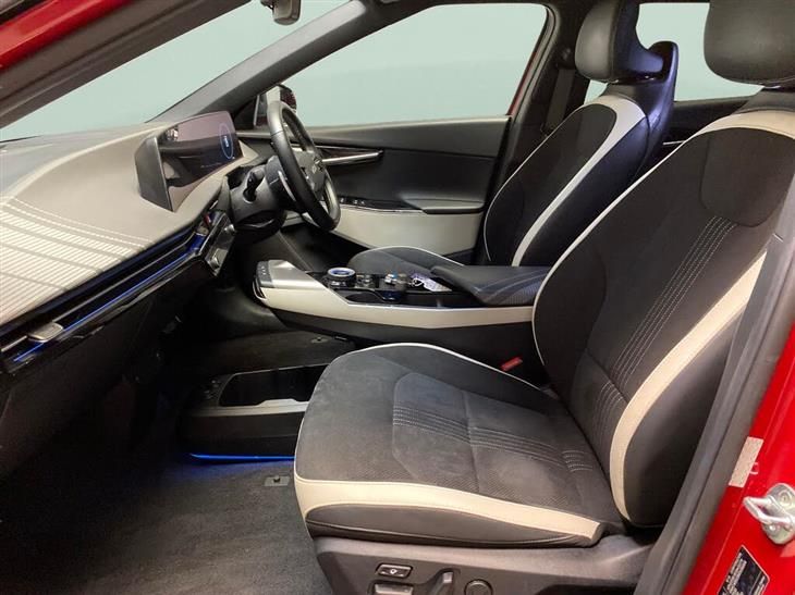 Kia EV6 Kia EV6 77.4kWh GT-Line Hatchback 5dr Electric Auto AWD (320 bhp) — миниатюра 4