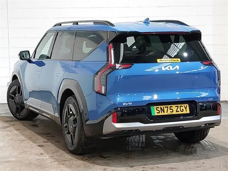 Kia EV9 Kia EV9 282kW GT-Line S 99.8kWh AWD 5dr [6St] Auto — миниатюра 2