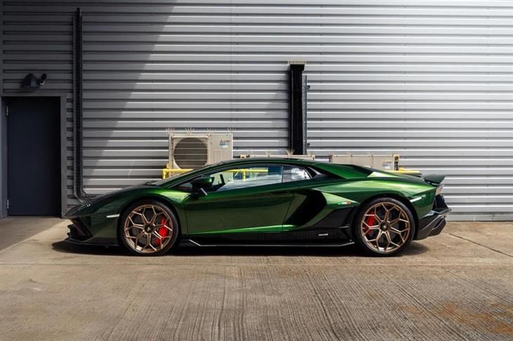Lamborghini Aventador SVJ Lamborghini Aventador 6.5 V12 LP 780-4 Ultimae ISR 4WD Euro 6 2dr — миниатюра 2