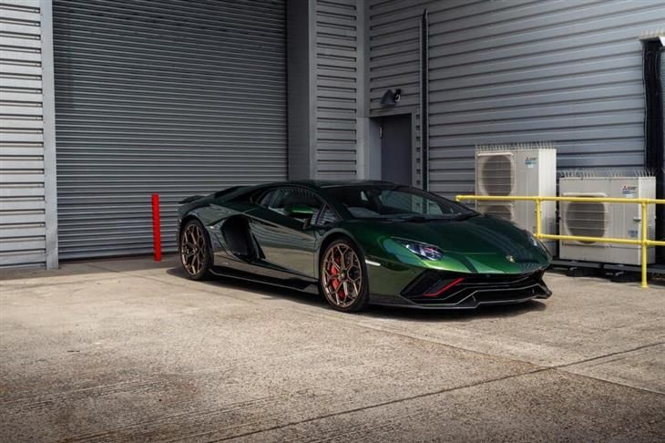 Lamborghini Aventador SVJ Lamborghini Aventador 6.5 V12 LP 780-4 Ultimae ISR 4WD Euro 6 2dr — миниатюра 3