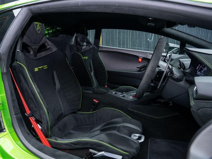 Lamborghini Huracan Lamborghini Huracan 5.2 V10 LP 640-2 STO LDF Euro 6 (s/s) 2dr — миниатюра 2