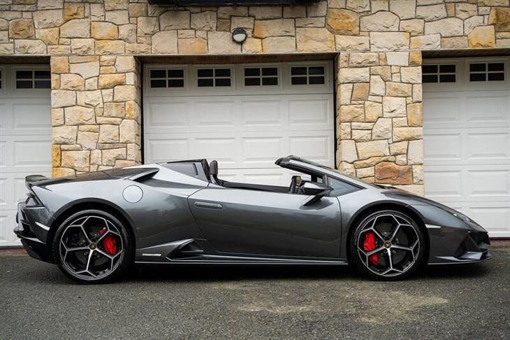 Lamborghini Huracan Evo Lamborghini Huracan 5.2 V10 LP 640-4 EVO Spyder 2dr Petrol LDF 4WD Euro 6 (s/s) (640 ps) — миниатюра 3