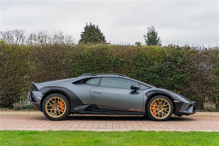 Lamborghini Huracan photo 4