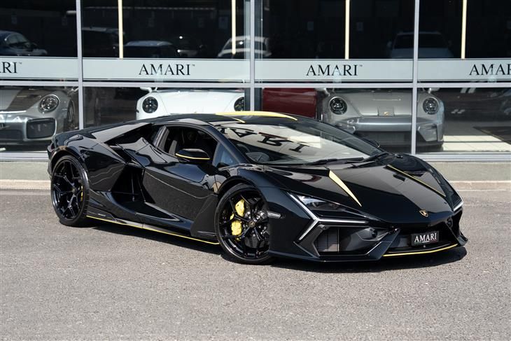 Lamborghini Revuelto