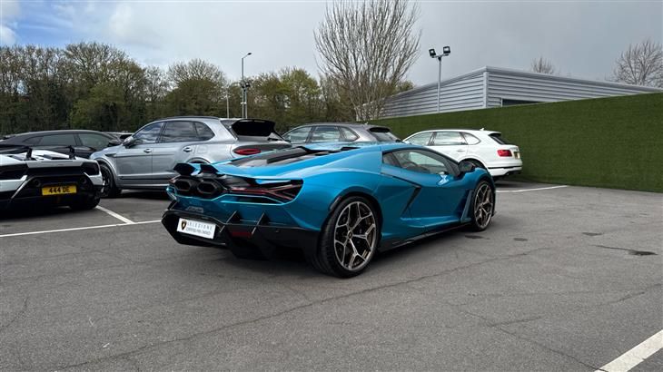 Lamborghini Revuelto Lamborghini Revuelto 6.5 V12 1015 PHEV 2dr DCT — миниатюра 3