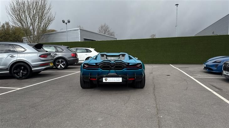 Lamborghini Revuelto Lamborghini Revuelto 6.5 V12 1015 PHEV 2dr DCT — миниатюра 4