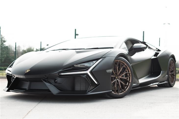 Lamborghini Revuelto