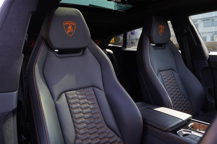 Lamborghini Urus Lamborghini Urus 4.0 V8 BiTurbo Auto 4WD Euro 6 5dr — миниатюра 3