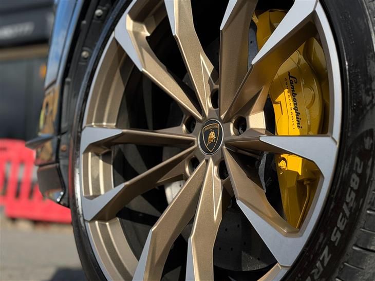 Lamborghini Urus Lamborghini Urus 4.0 V8 BiTurbo S Auto 4WD Euro 6 5dr — миниатюра 4