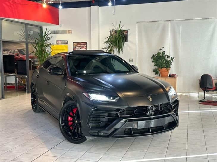 Lamborghini Urus SATIN BLACK WRAP.