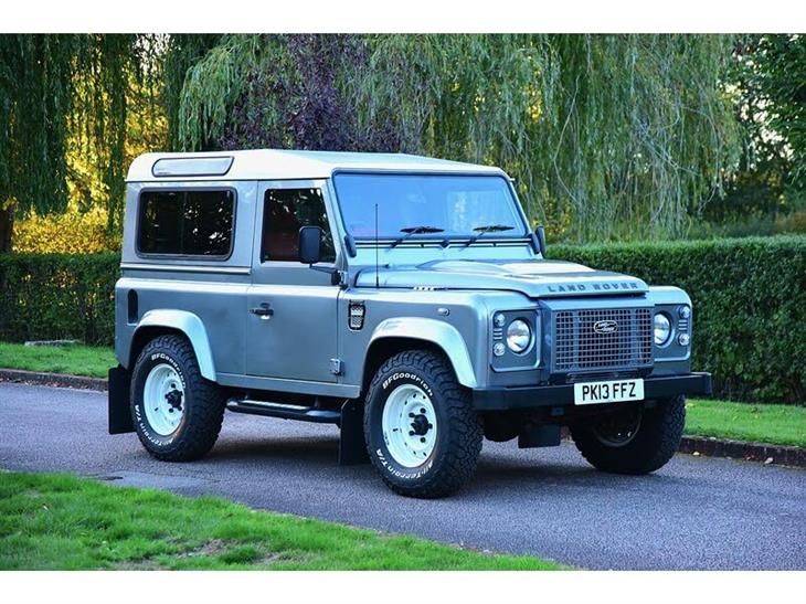 Land Rover DEFENDER
