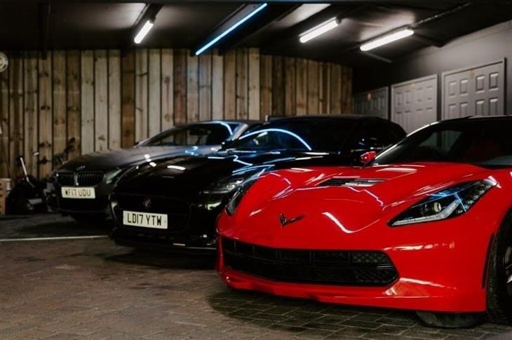 Land Rover Range Rover Sport SVR Land Rover Range Rover Sport 5.0 P575 V8 SVR Auto 4WD Euro 6 (s/s) 5dr — миниатюра 4