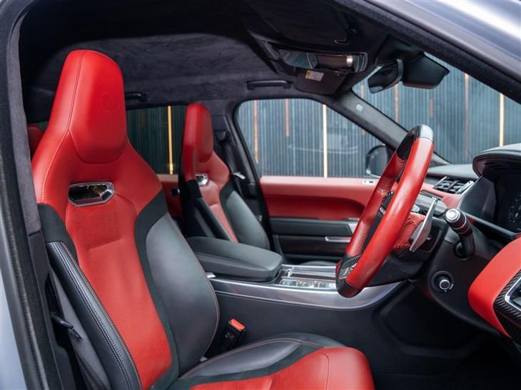 Land Rover Range Rover Sport SVR Land Rover Range Rover Sport 5.0 P575 V8 SVR Carbon Edition Auto 4WD Euro 6 (s/s) 5dr — миниатюра 2