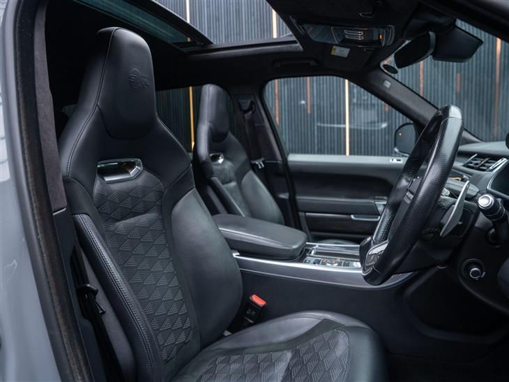 Land Rover Range Rover Sport SVR Land Rover Range Rover Sport 5.0 P575 V8 SVR Carbon Edition Auto 4WD Euro 6 (s/s) 5dr — миниатюра 2