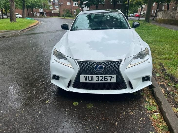 Lexus IS