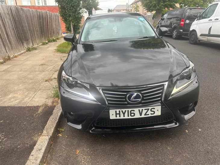 Lexus IS