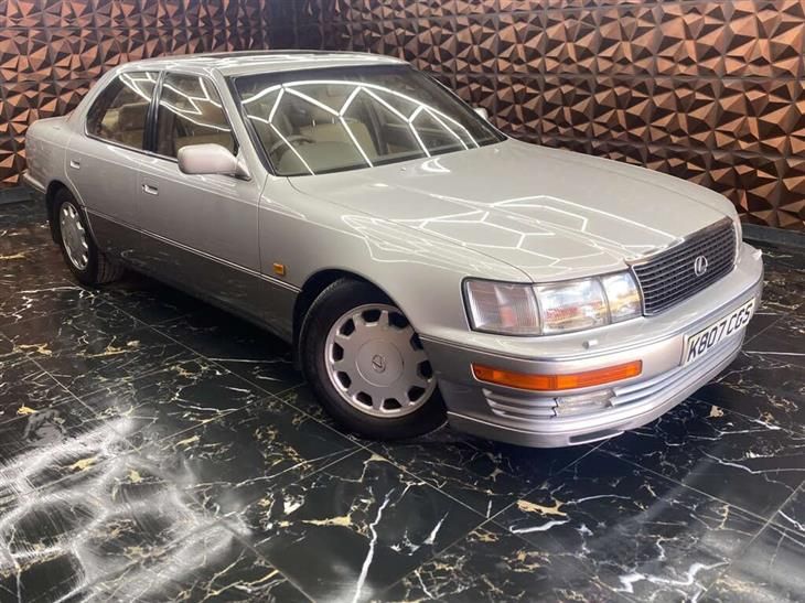 Lexus LS