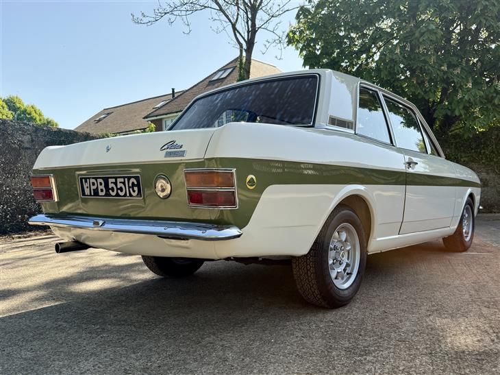 Lotus CORTINA