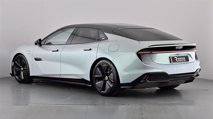 Lotus Emeya Lotus Emeya 102kWh R Hatchback 5dr Electric Auto 4WD (Dual Motor) (917 ps) — миниатюра 2