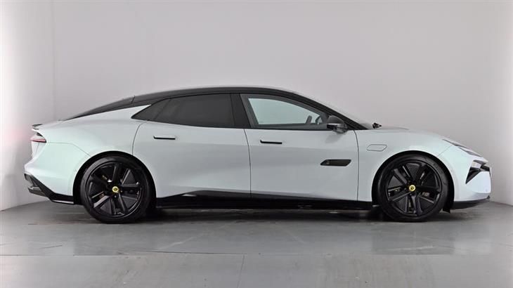 Lotus Emeya Lotus Emeya 102kWh R Hatchback 5dr Electric Auto 4WD (Dual Motor) (917 ps) — миниатюра 3