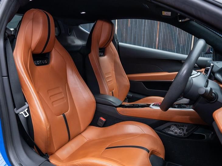 Lotus Emira Lotus Emira 3.5 V6 First Edition Euro 6 2dr — миниатюра 2