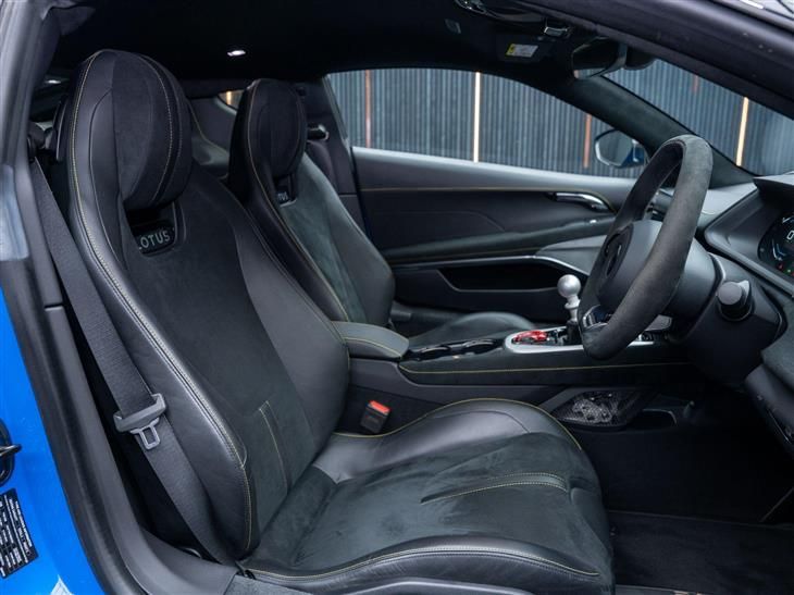 Lotus Emira Lotus Emira 3.5 V6 First Edition Euro 6 2dr — миниатюра 2