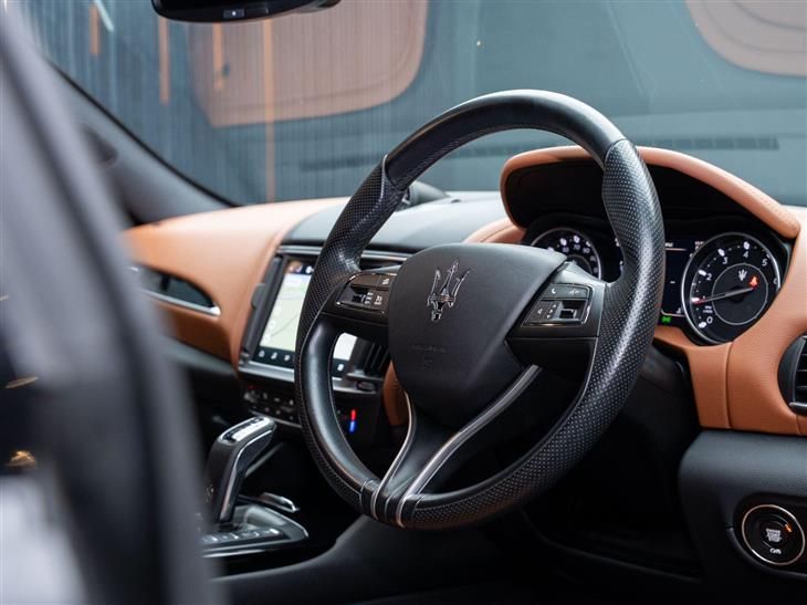 Maserati Levante Maserati Levante 2.0 MHEV GT ZF 4WD Euro 6 (s/s) 5dr — миниатюра 4