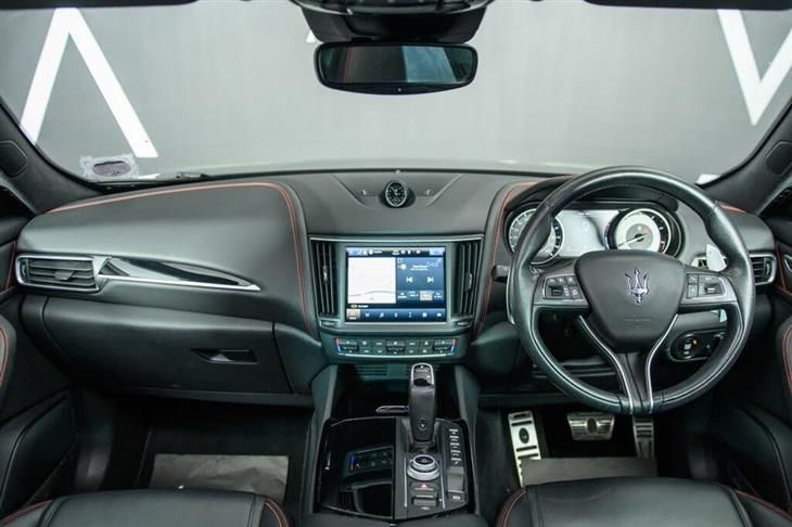 Maserati GranSport Maserati Levante 3.0 V6 GranSport SUV 5dr Petrol ZF 4WD Euro 6 (s/s) (350 ps) — миниатюра 2