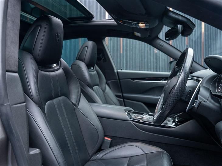 Maserati GranSport Maserati Levante 3.0 V6 GranSport ZF 4WD Euro 6 (s/s) 5dr — миниатюра 2