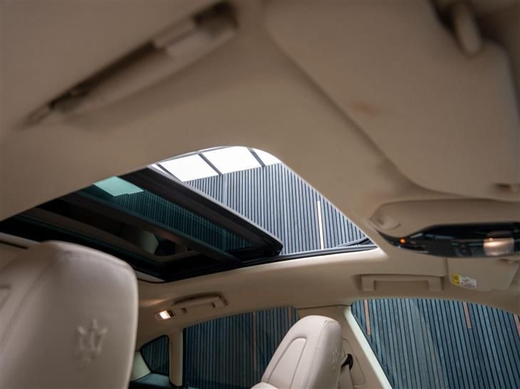 Maserati GranSport Maserati Levante 3.0 V6 GranSport ZF 4WD Euro 6 (s/s) 5dr — миниатюра 4