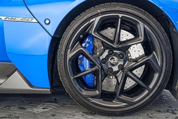 Maserati MC20 Maserati MC20 3.0 V6 DCT Euro 6 (s/s) 2dr — миниатюра 3