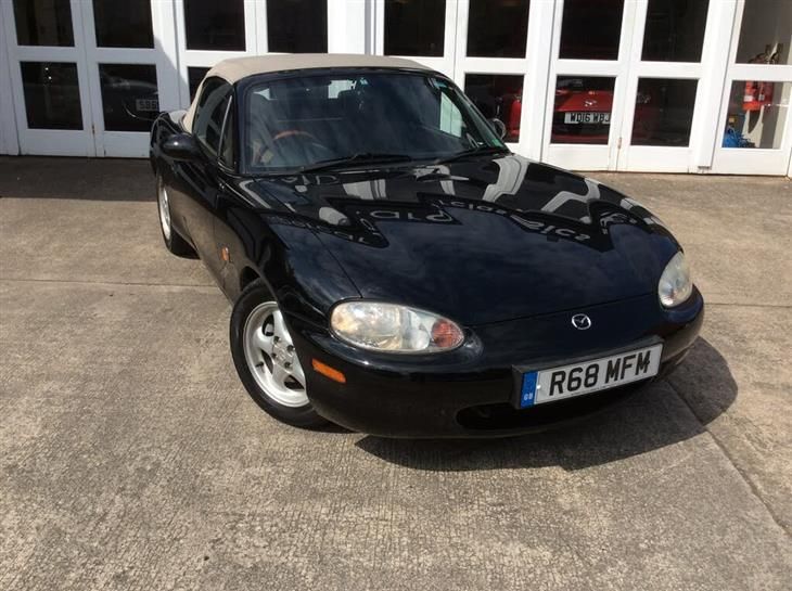 Mazda MX-5 1.8 VS