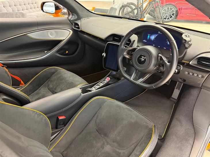 McLaren Artura McLaren Artura 3.0T V6 7.4kWh Performance Coupe 2dr Petrol Plug-in Hybrid SSG Euro 6 (s/s) (680 ps) — миниатюра 3