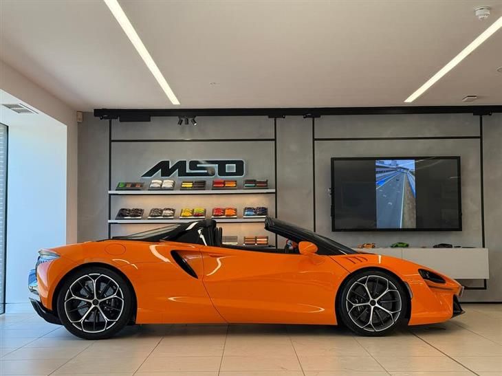 McLaren Artura McLaren Artura 3.0T V6 7.4kWh Spider 2dr Petrol Plug-in Hybrid SSG Euro 6 (s/s) (700 ps) — миниатюра 2