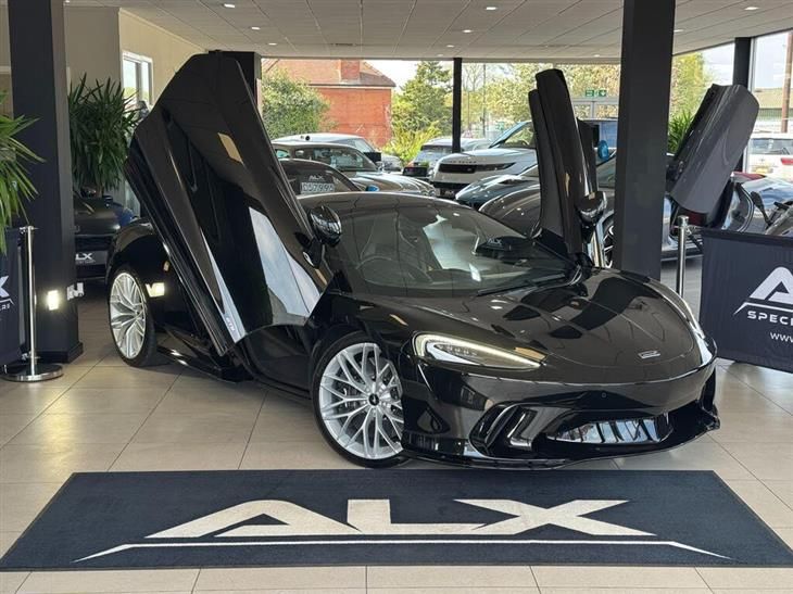 McLaren GT