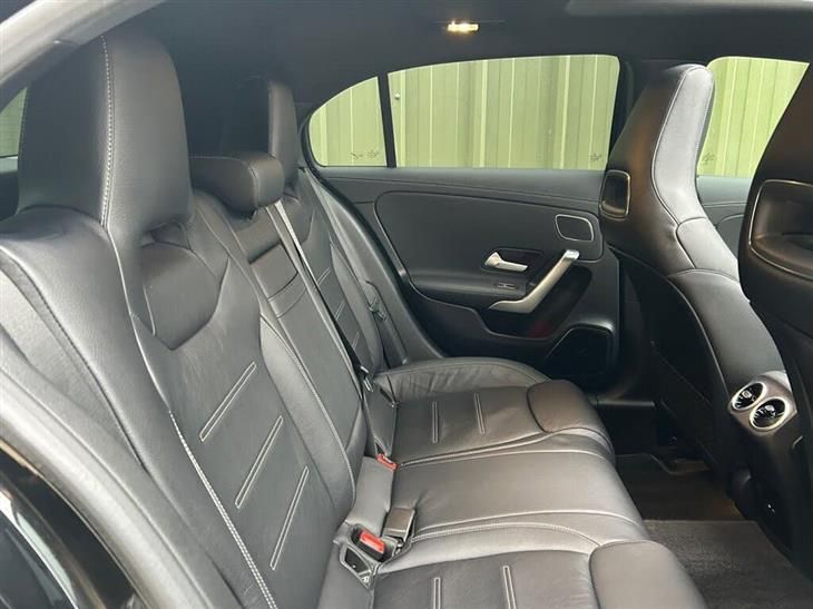 Mercedes-Benz A Class AMG Mercedes-Benz A-Class 2.0 A35 AMG (Premium Plus) Hatchback 5dr Petrol 7G-DCT 4MATIC Euro 6 (s/s) (306 ps) — миниатюра 4