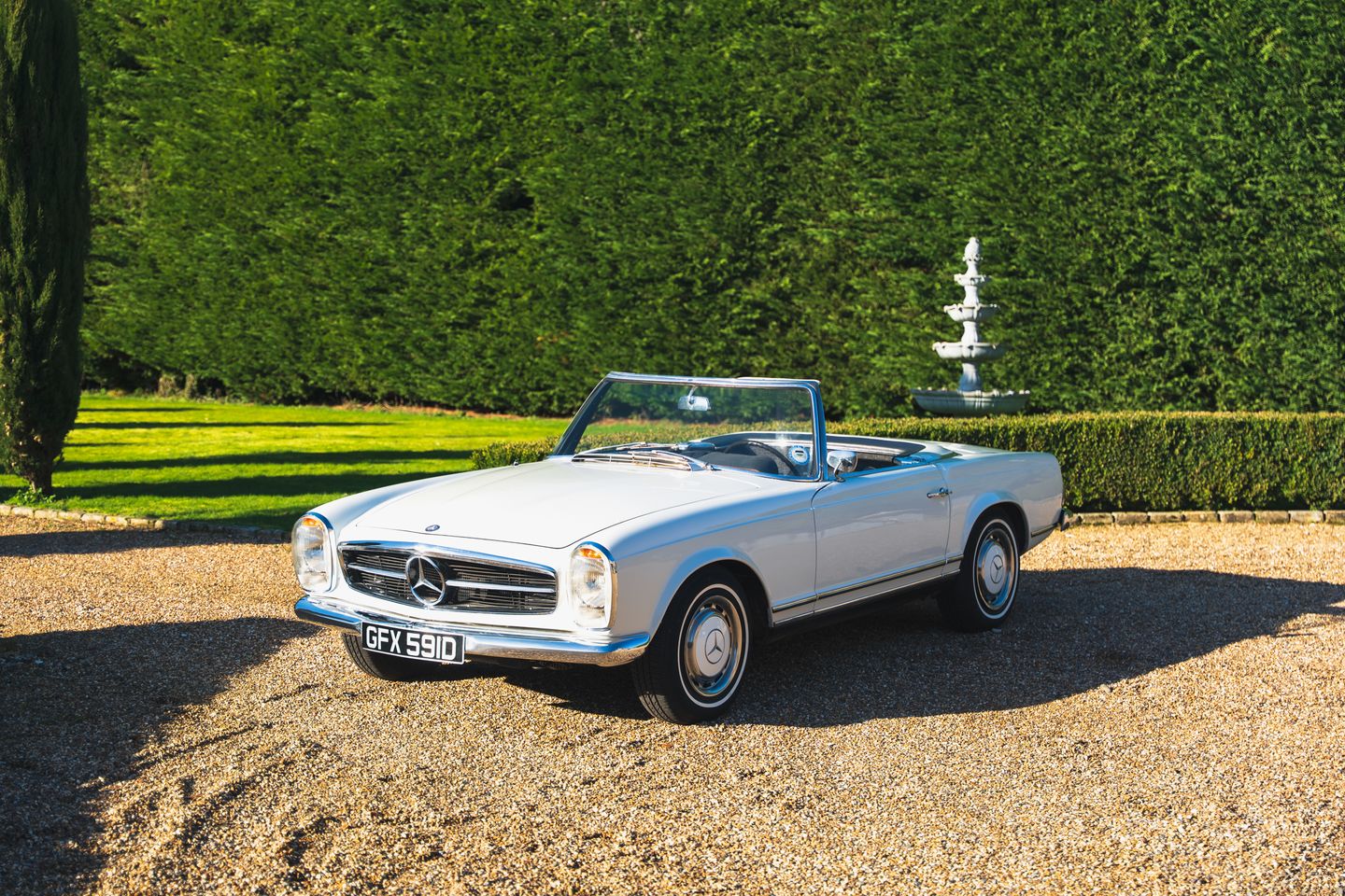 1966 Mercedes-Benz 230SL (W113)