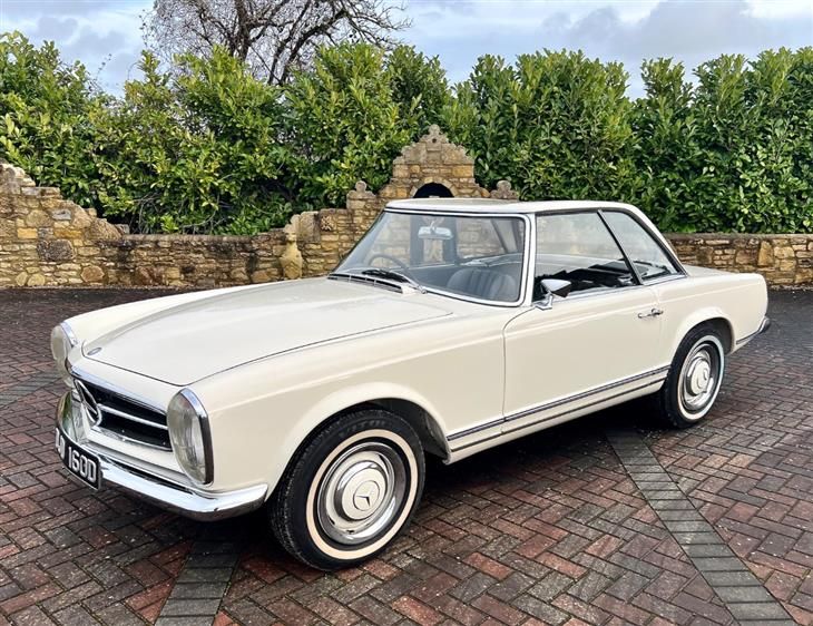 Mercedes-Benz SL 230 SL Pagoda