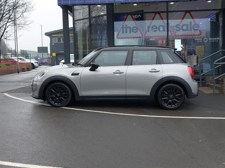 MINI Cooper S Works MINI Mini 1.5 Cooper 3dr [Chili/JCW Sport/Media Pack XL] — миниатюра 4