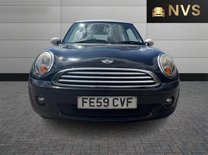 MINI Mini 1.6 Cooper Hatch - Image 2