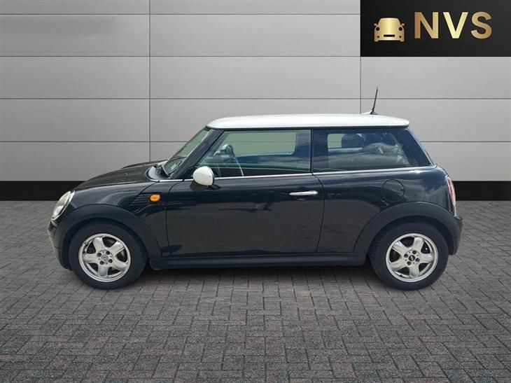 MINI Mini 1.6 Cooper Hatch - Image 4
