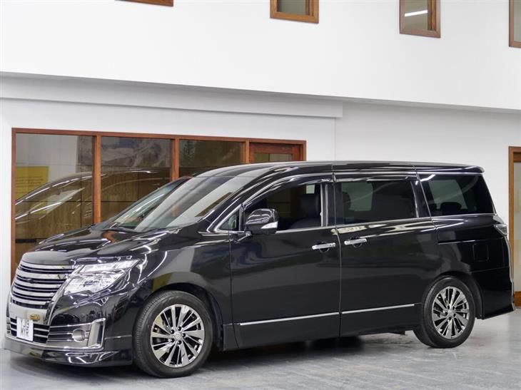 Nissan Elgrand ブラック Used Black Nissan Elgrand cars for sale - PistonHeads UK