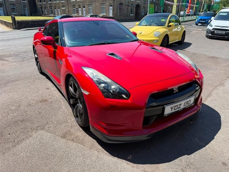 Nissan GT-R